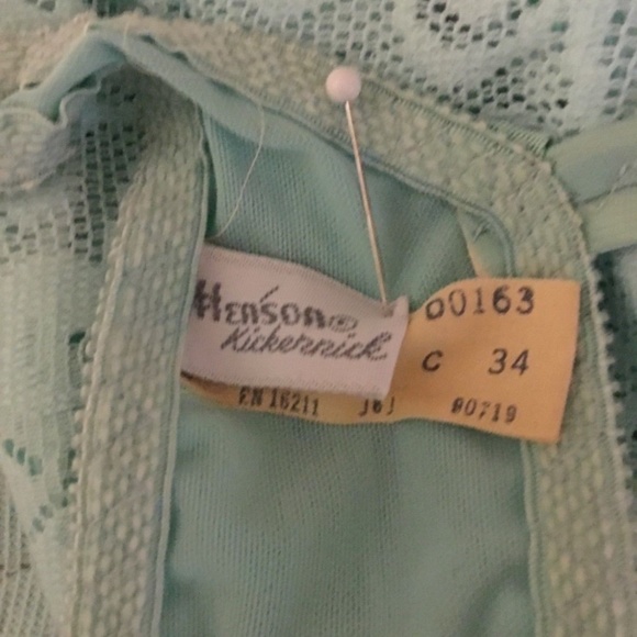 Vintage Woman’s Light Green Lace with Matching Bra - Picture 8 of 8